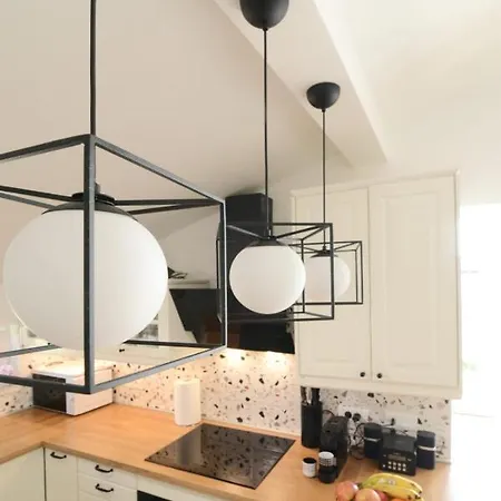 Iva's Cosy Apartment, Sea View And Free Parking * Zadar