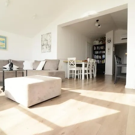 Iva's Cosy Apartment, Sea View And Free Parking Apartamento *