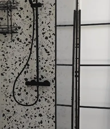 Iva's Cosy Apartment, Sea View And Free Parking *