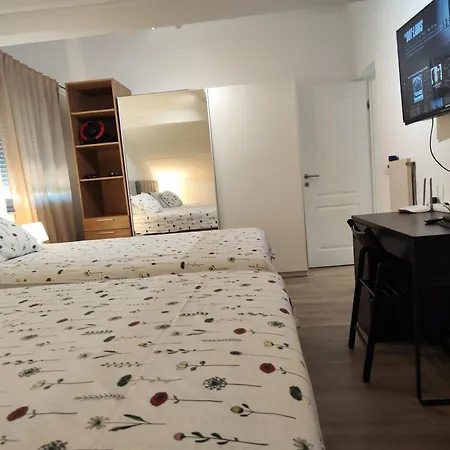 Iva's Cosy Apartment, Sea View And Free Parking Zadar