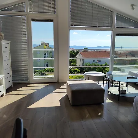 Iva's Cosy Apartment, Sea View And Free Parking Zadar