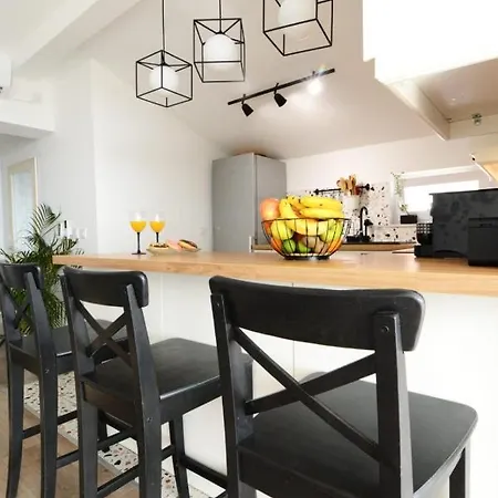 Apartment Iva's Cosy Apartment, Sea View And Free Parking *