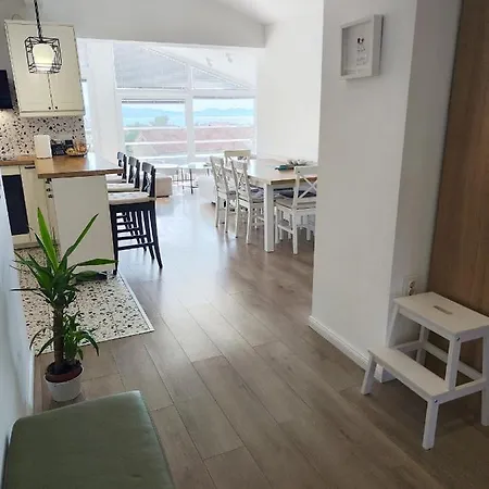 Appartement Iva's Cosy Apartment, Sea View And Free Parking