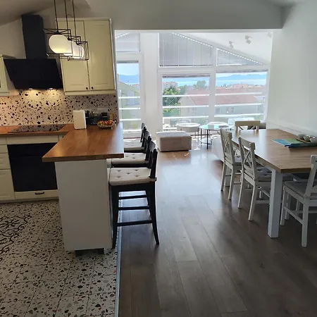 Apartment Iva Residence, Sea View And Free Parking