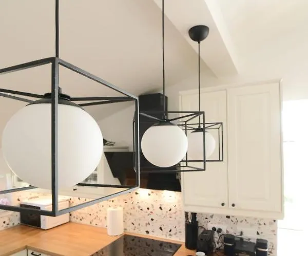 Iva's Cosy Apartment, Sea View And Free Parking * Zadar