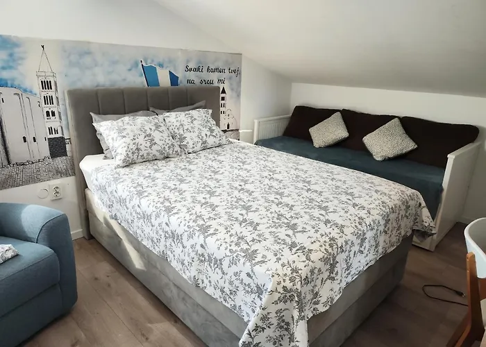 Iva's Cosy Apartment, Sea View And Free Parking * Zadar